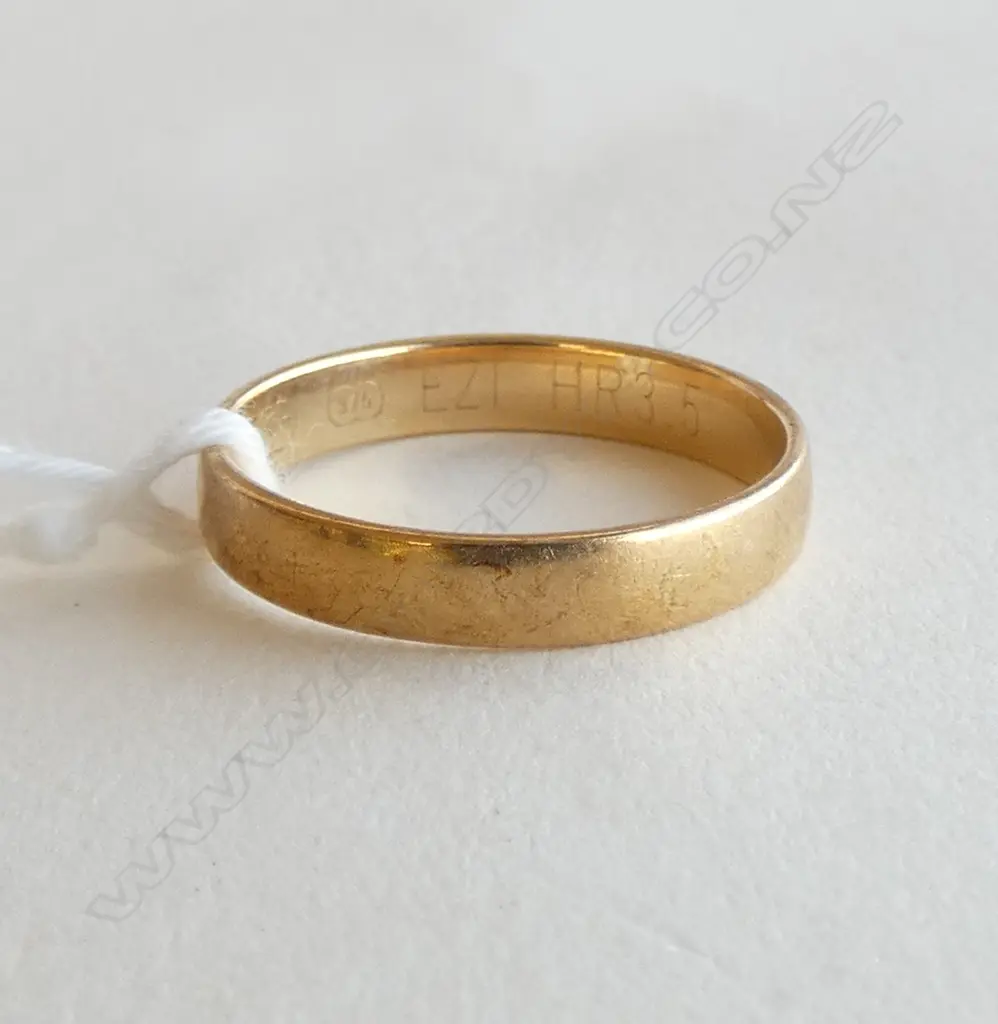 9CT GOLD WEDDER 2.32gms SIZE P Image 1++