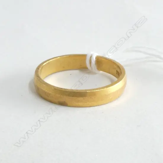 18CT WEDDER, 5.5grms SIZE T