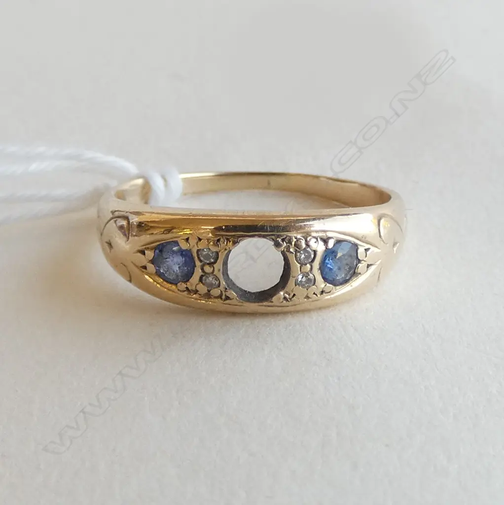9CT GOLD SAPPHIRE AND DIAMOND RING (ONE STONE MISSING) 2.71gms SIZE Q 1/2 Image 1++