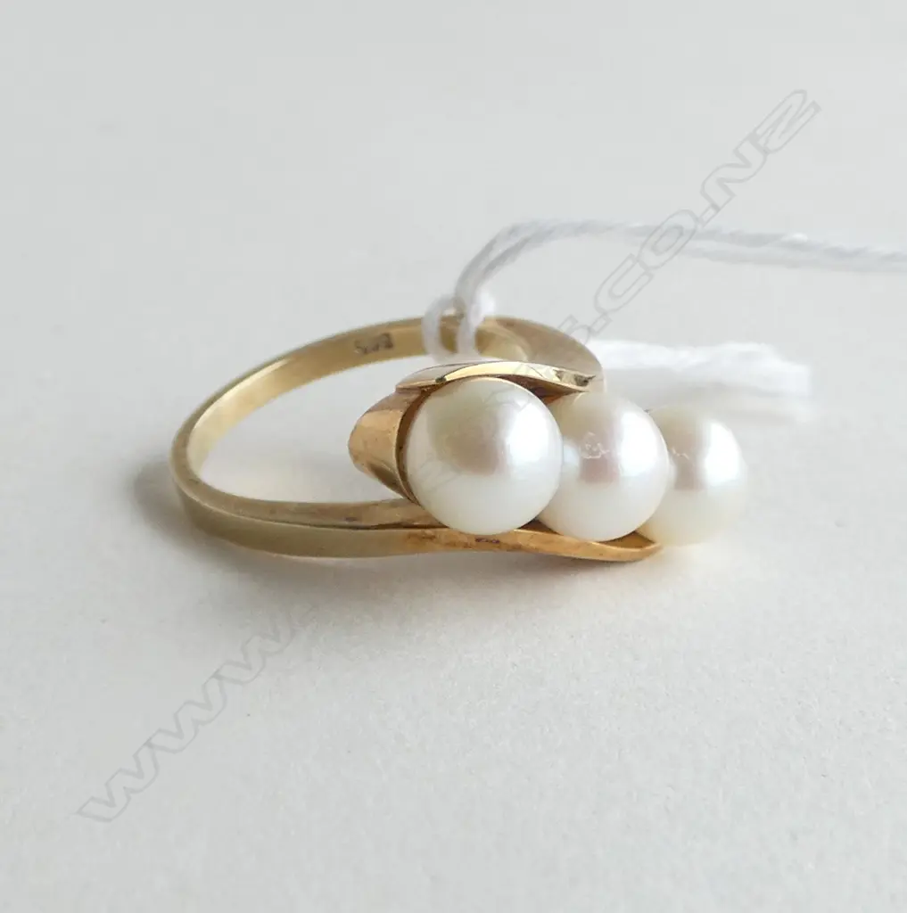 14ct Y/GOLD & 3 LARGE CULTURED PEARL CROSS OVER RING substantial mount 7.3gms SIZE P Image 1++
