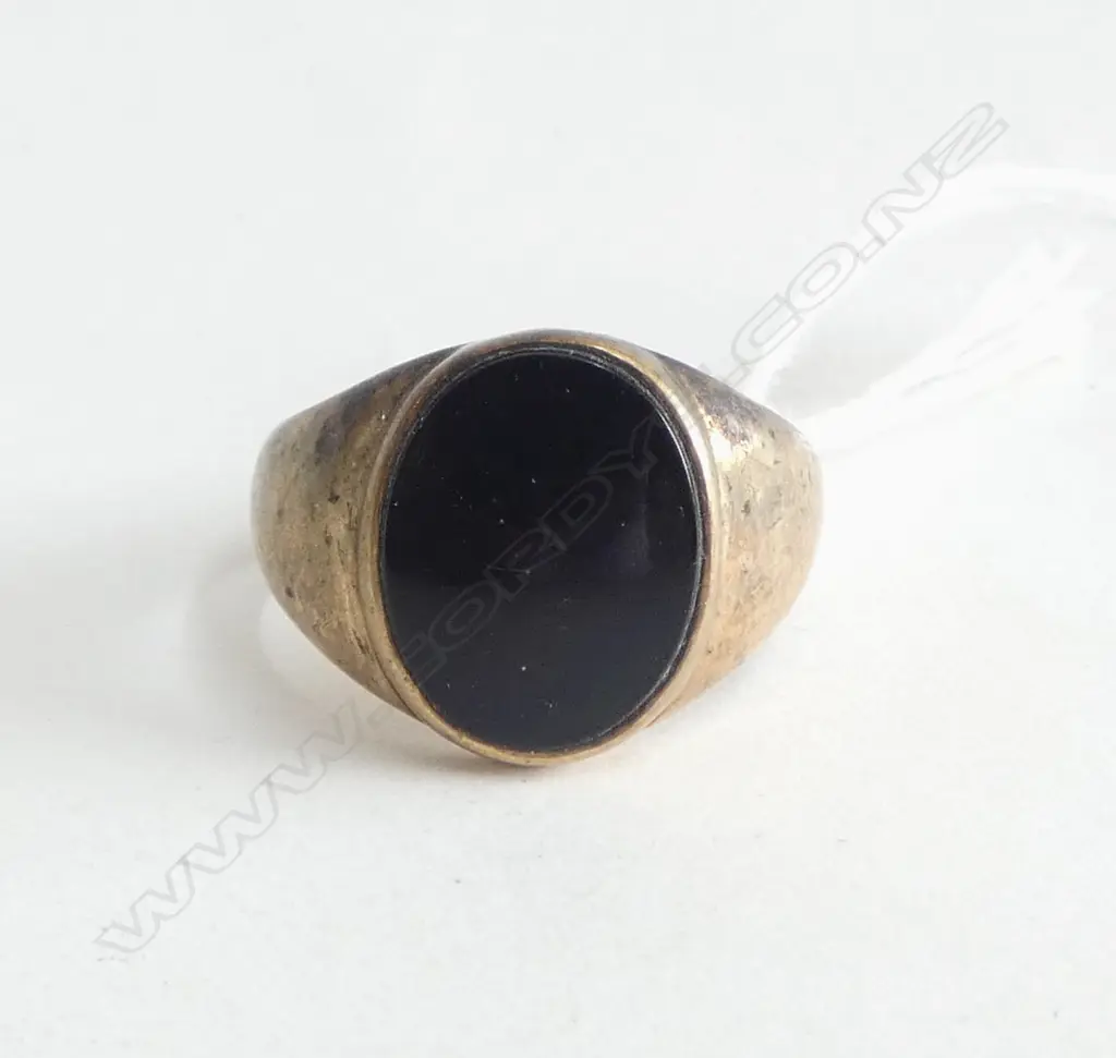 9ct Y/GOLD  BLACK ONYX SIGNET RING, 6.0grms SIZE U Image 1++