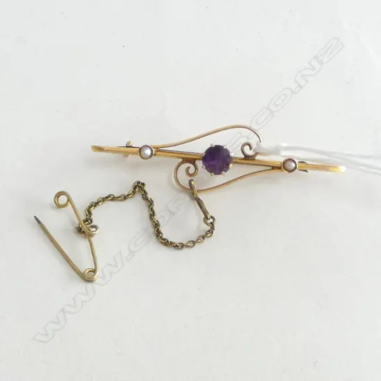 9CT BAR BROOCH, 2.7gms