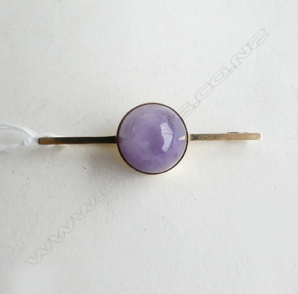 14CT BAR BROOCH w. CABOCHON AMETHYST W.50mm, 6.4gms Image 1++