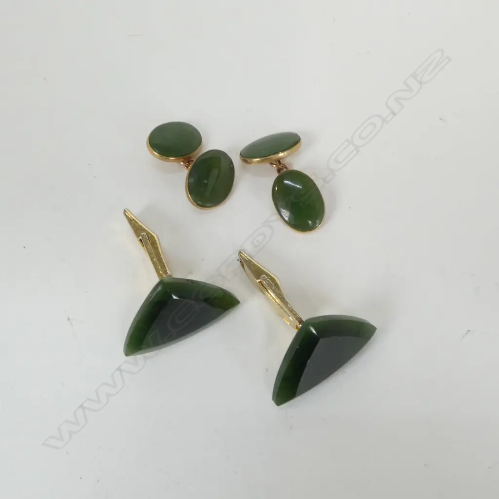 2 PRS GREENSTONE CUFFLINKS, 1 9CT (5grms) Image 1++