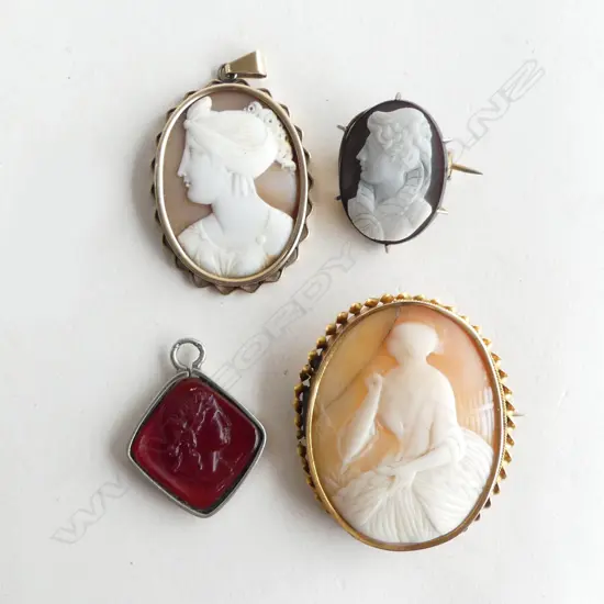 4 CAMEOS ONE STAMPED 585 