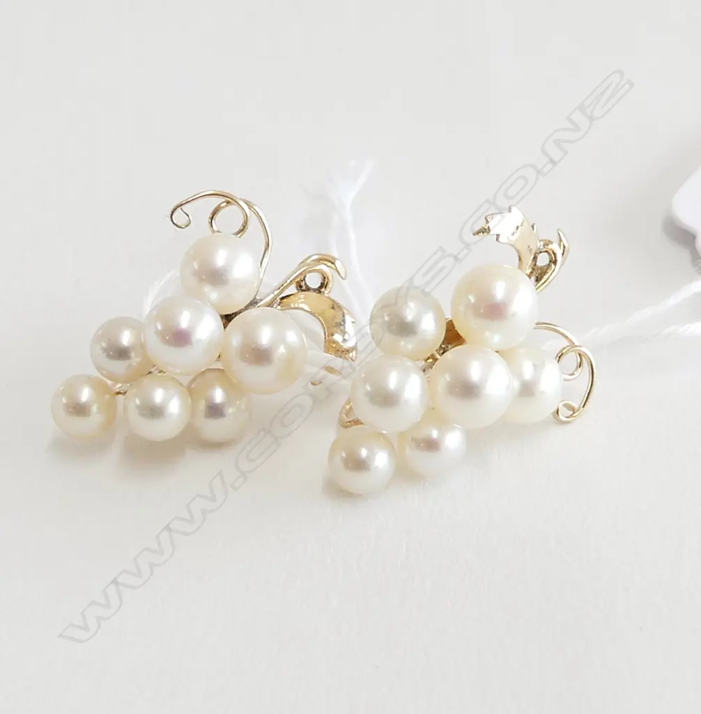 PR 14ct YELLOW GOLD & 7 CULTURED PEARL GRAPE CLUSTER EARRINGS  screw fittings 6gms Image 1++