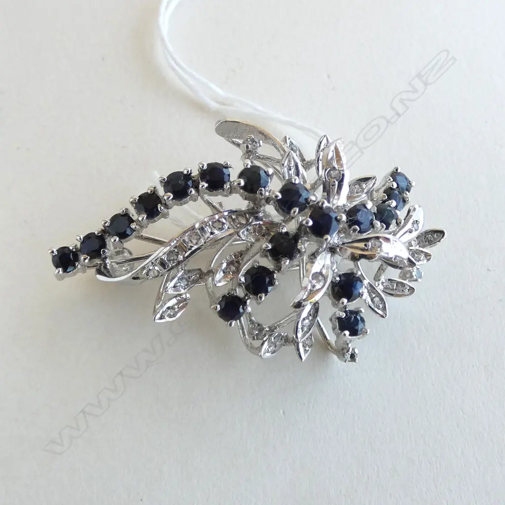 14ct WHITE GOLD BLUE AND WHITE SAPPHIRE  BROOCH 10.56gms Image 1++