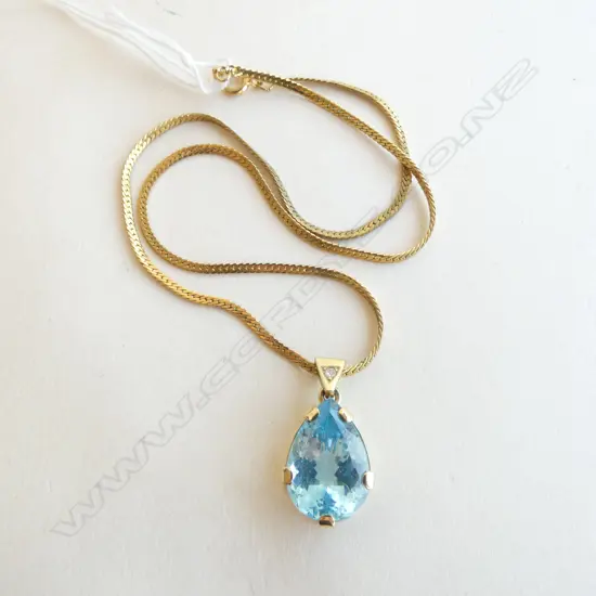 14ct GOLD & 13.06ct BLUE TOPAZ PENDANT w certificate on plate chain
