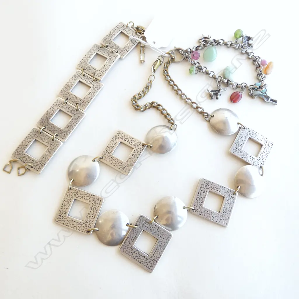 2 PCES SPANISH JEWELLERY w. CHARM BRACELET Image 1++