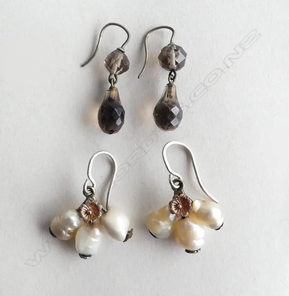 2 PRS EARRINGS, PEARL & SMOKEY QUARTZ  Image 1++
