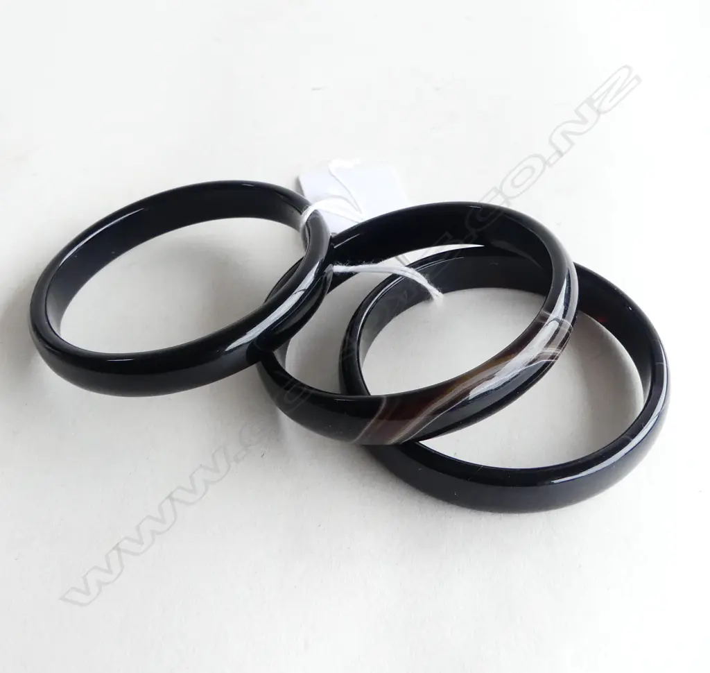 3 AGATE BRACELETS Dia.50mm Image 1++