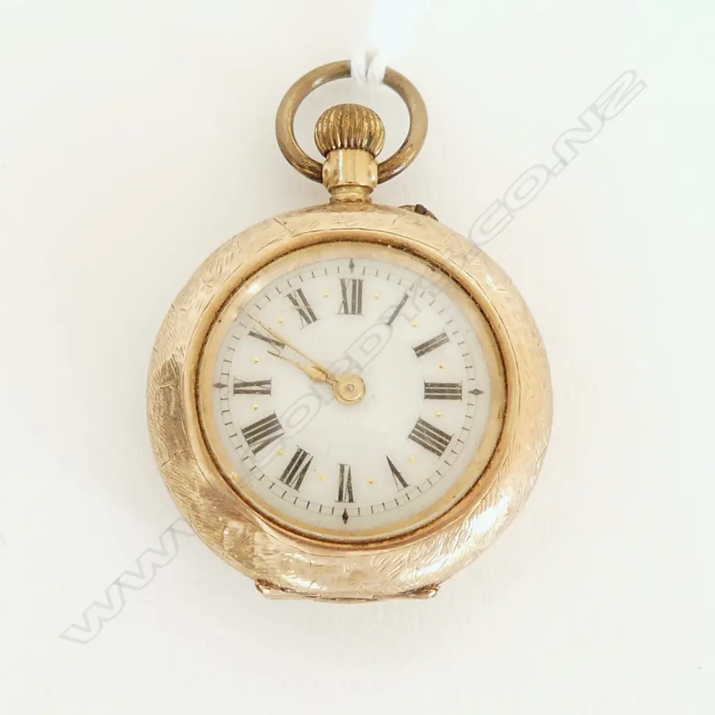 9ct GOLD LADIES OPEN FACE POCKET WATCH Image 1++