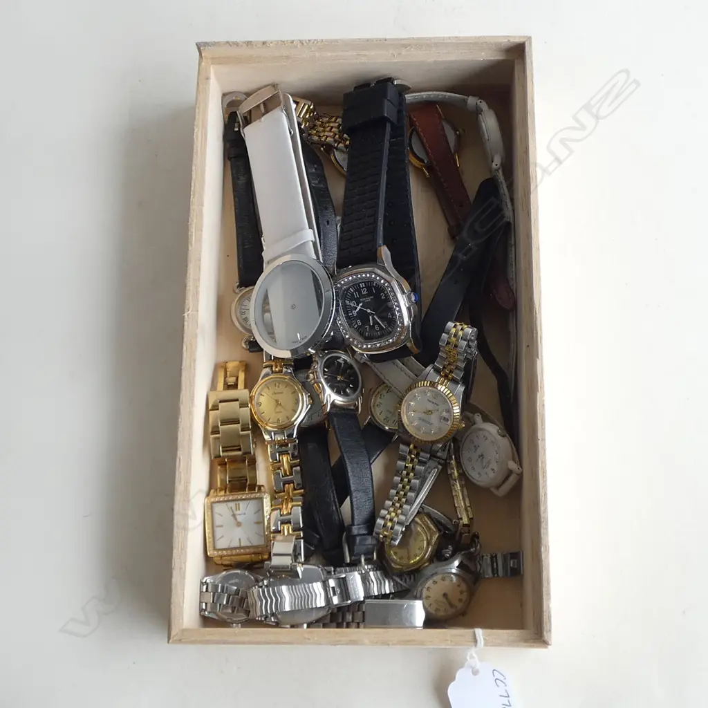 TRAY LADIES WRISTWATCHES (all as is) Image 1++