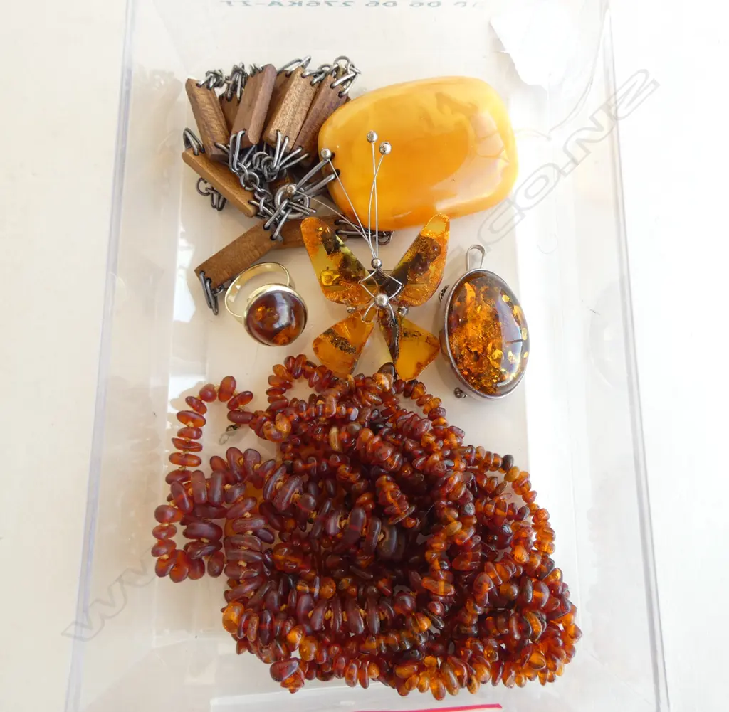 ASST. AMBER JEWELLERY: NECKLACES + LGE PENDANT + BROOCH + RING Image 1++