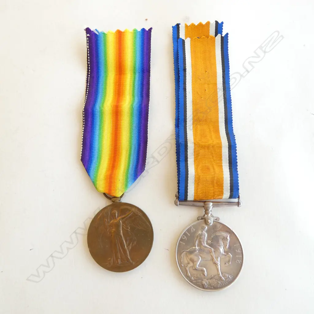 PAIR WWI SERVICE MEDALS: PTE.J.L. COLLISTER Image 1++