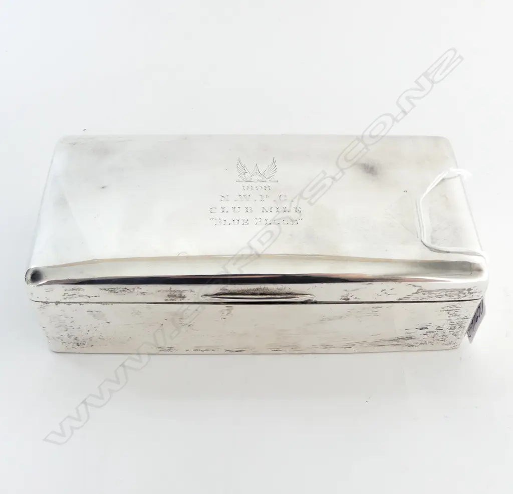 LGE SILVER London 1897 presentation TABLE CIGARETTE BOX engraved 'CLUB MILE "BLUE BLOOD"' W.195mm mahogany lined 692gms Image 1++