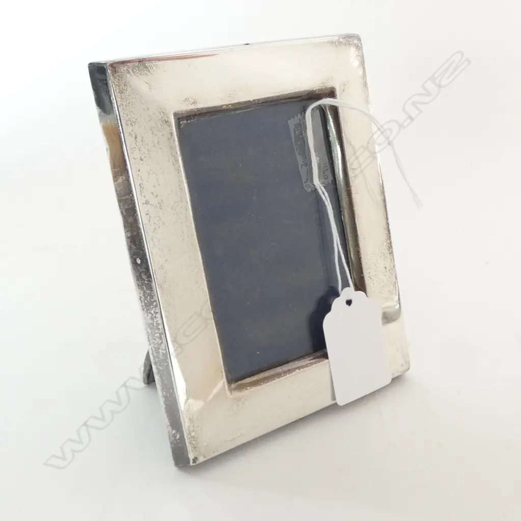 SILVER PLAIN RECTANGULAR PHOTO FRAME London 1895. 115 x 95mm Image 1++