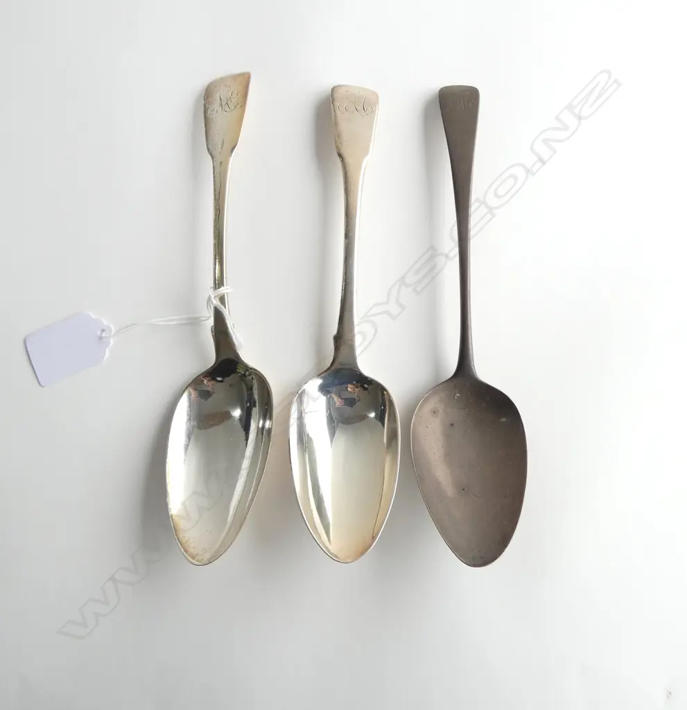 3 GEORGIAN STG SILVER TABLE SPOONS L.220mm, 191grms Image 1++