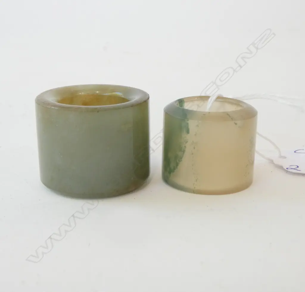 2 ORIENTAL JADE ARCHERS RINGS W.30mm Image 1++