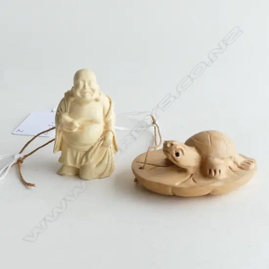2 CARVED WOODEN NETSUKE 