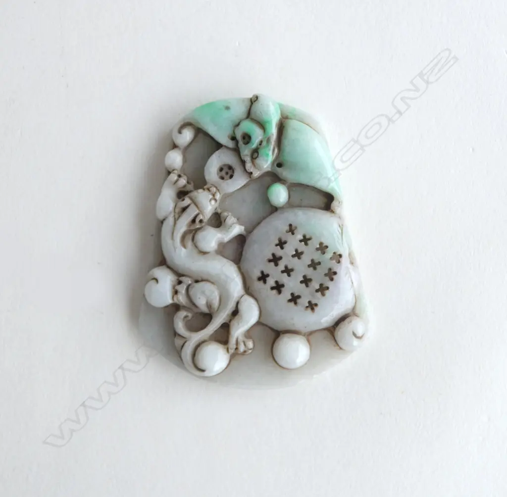 ORIENTAL JADE PENDANT 50x40mm Image 1++
