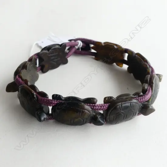 CARVED GREENSTONE TURTLE BRACELET 