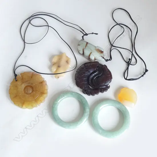 7 JADE & QUARTZ PCS INCLDS; 2 STRUNG PENDANTS, PIG & MADALA, CARP PENDANT & 4 OTHER PCS