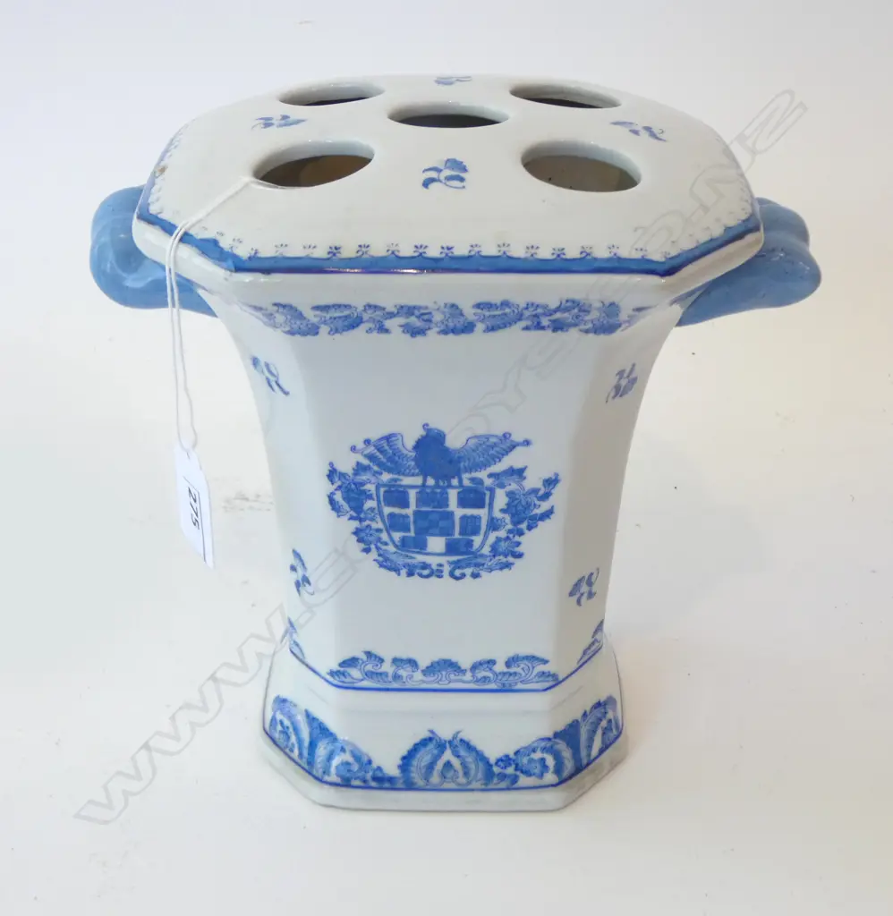 CHINESE B/W VASE H.205mm Image 1++
