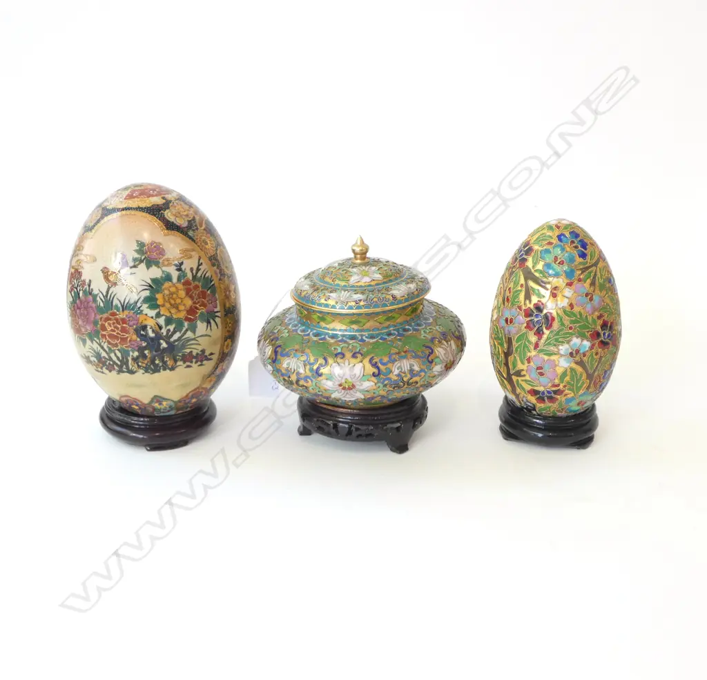 2 PCES CLOISONNE w. EGG FORM SATSUMA ORNAMENT H.170mm Image 1++