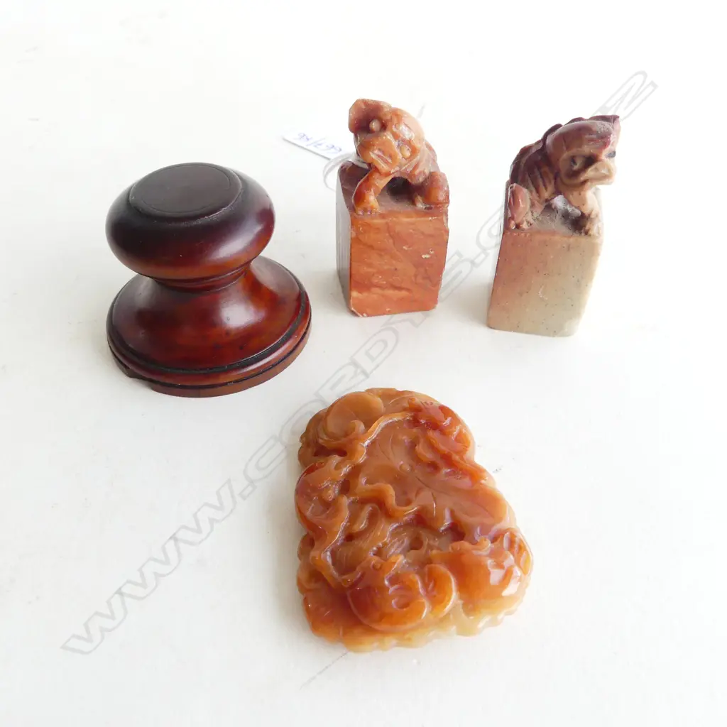2 SEALS, JADE PENDANT & OTHER Image 1++