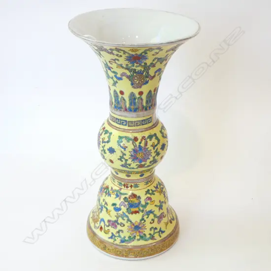 CHINESE FAMILLE JAUNE VASE H.330mm