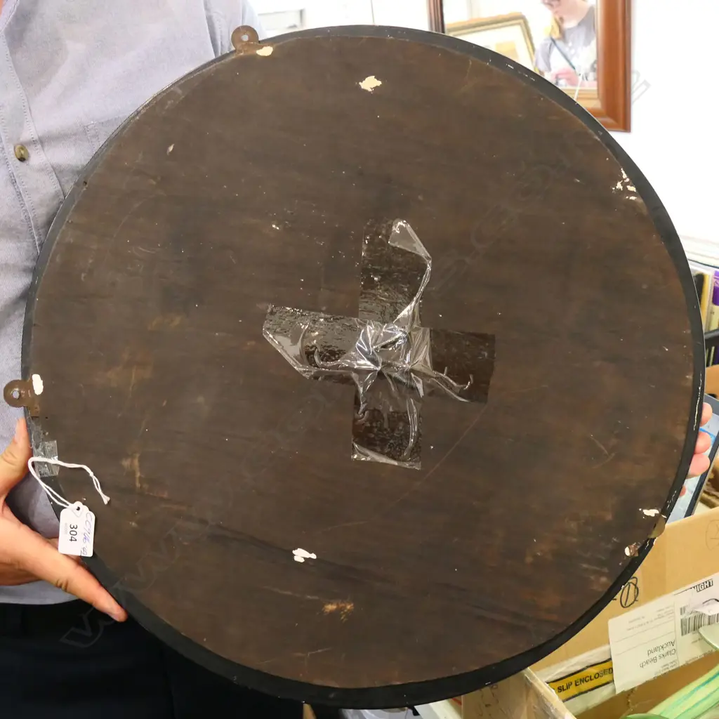 VINTAGE BLACK LACQUER CHINOISERIE CIRCULAR FRAMED MIRROR. Dia.475mm Image 1++