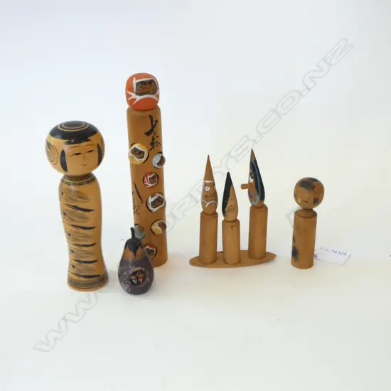 5 VINTAGE JAPANESE WOODEN DOLLS H.180mm