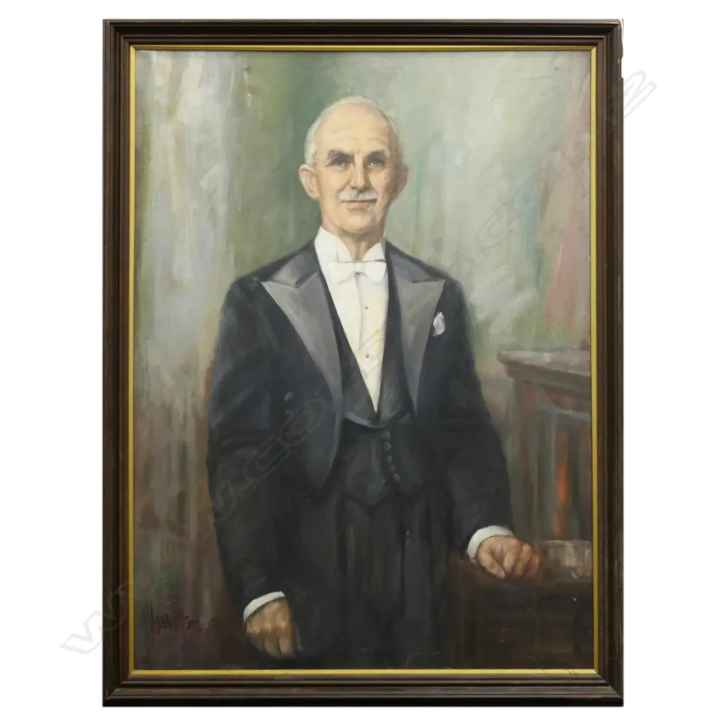 SIGNED PORTRAIT OF A GENTLEMAN, OIL ON CANVAS 995x740mm Image 1++