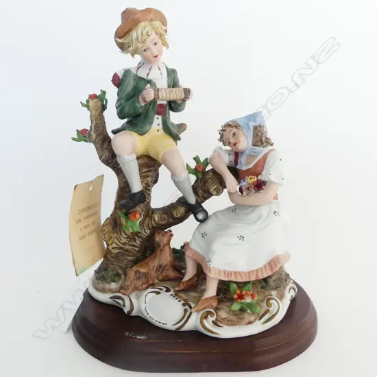 CAPODIMONTE FIGURINE H.240mm