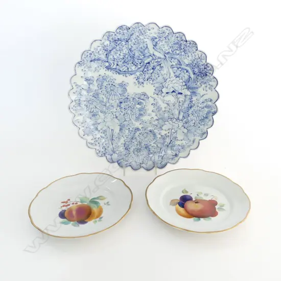 ORIENTAL B/W CHARGER 310mm dia, 2 PLATES w. H/PAINTED FRUITS