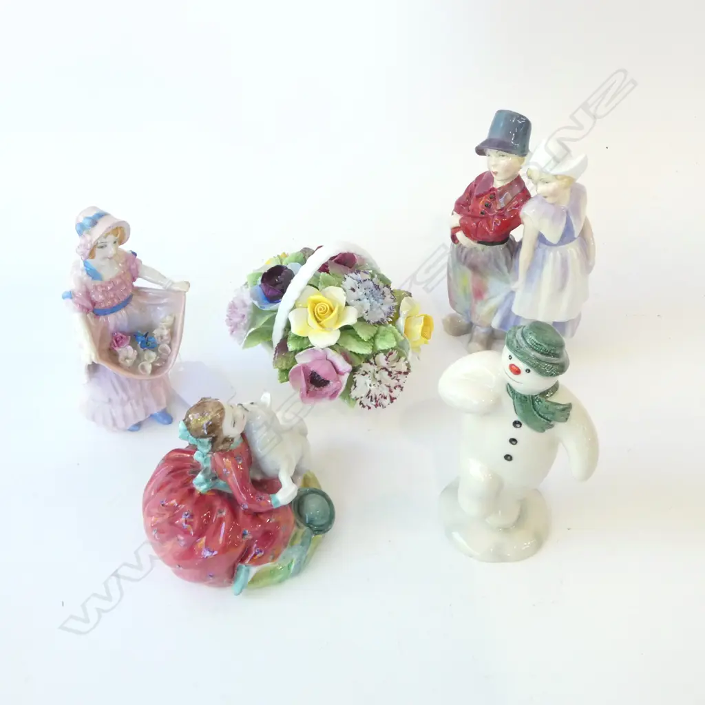4 ROYAL DOULTON FIGURINES H.145mm + BASKET OF FLOWERS... Image 1++