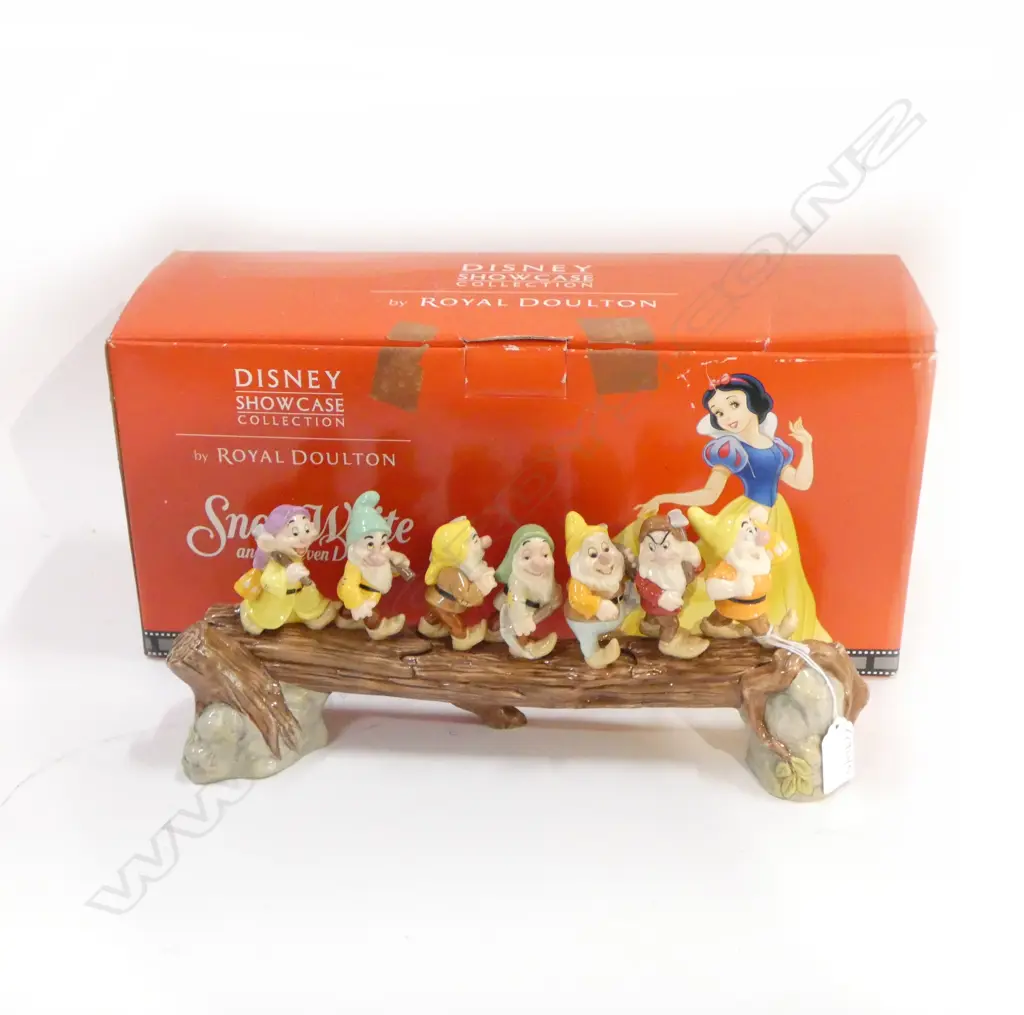 ROYAL DOULTON 'HEIGH HO' 7 DWARFS ON LOG L.340mm, BOXED Image 1++