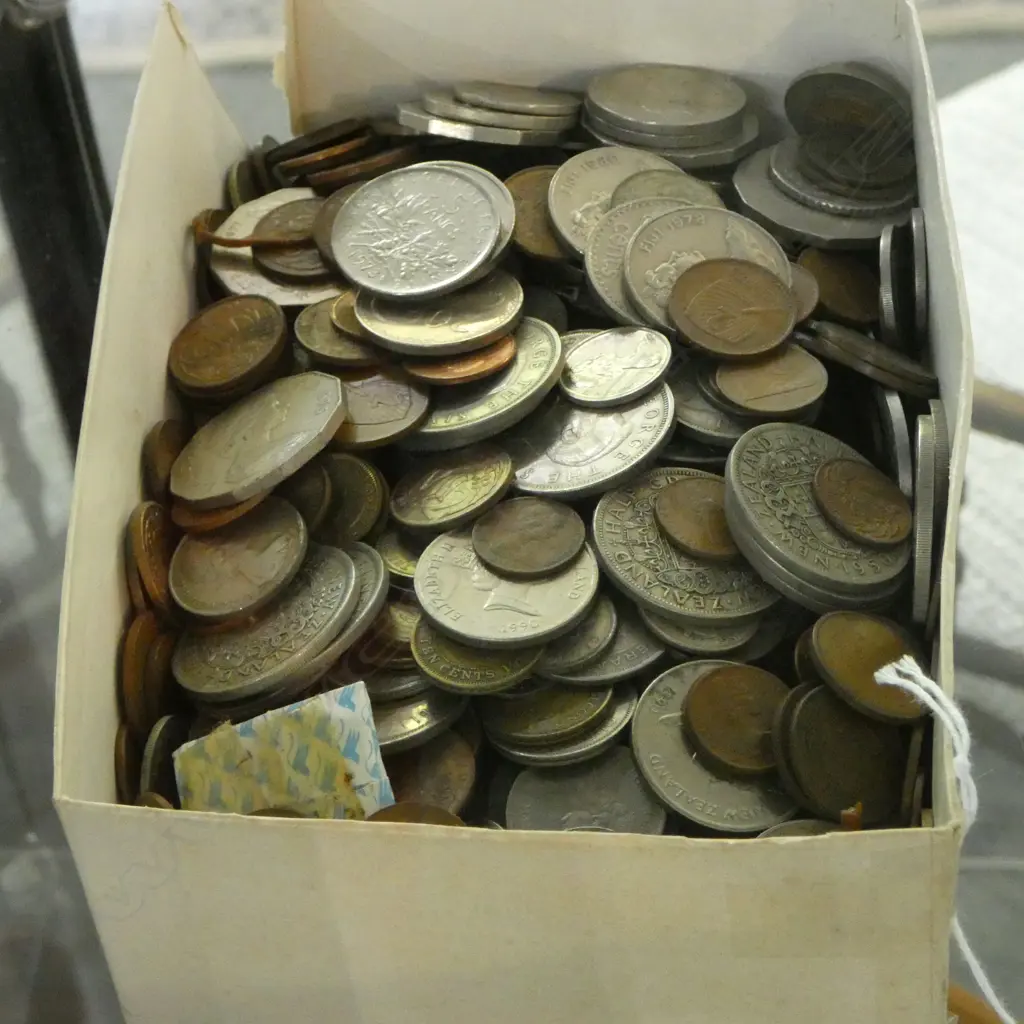 ASST. WORLD COINS Image 1++