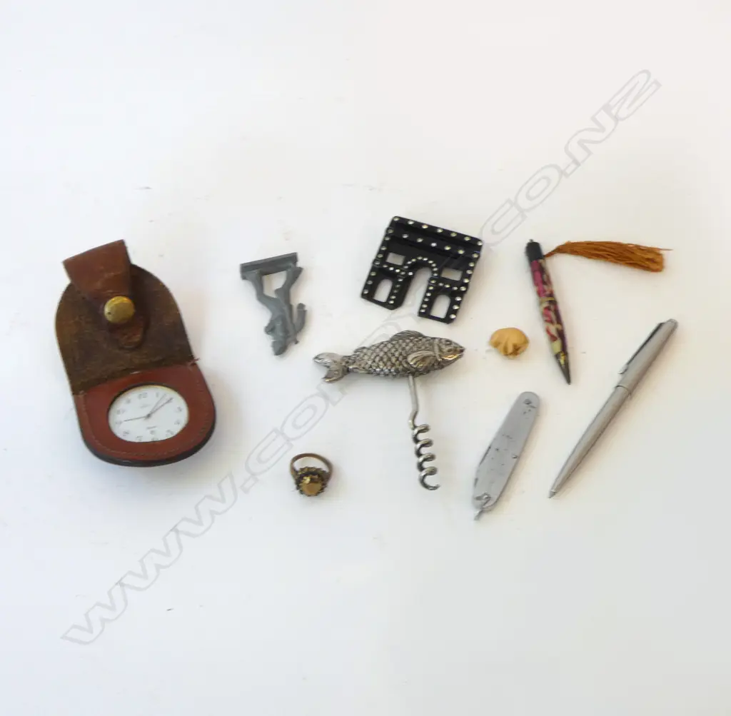 ASST. ITEMS; PARKER PEN, POCKET WATCH ETC Image 1++
