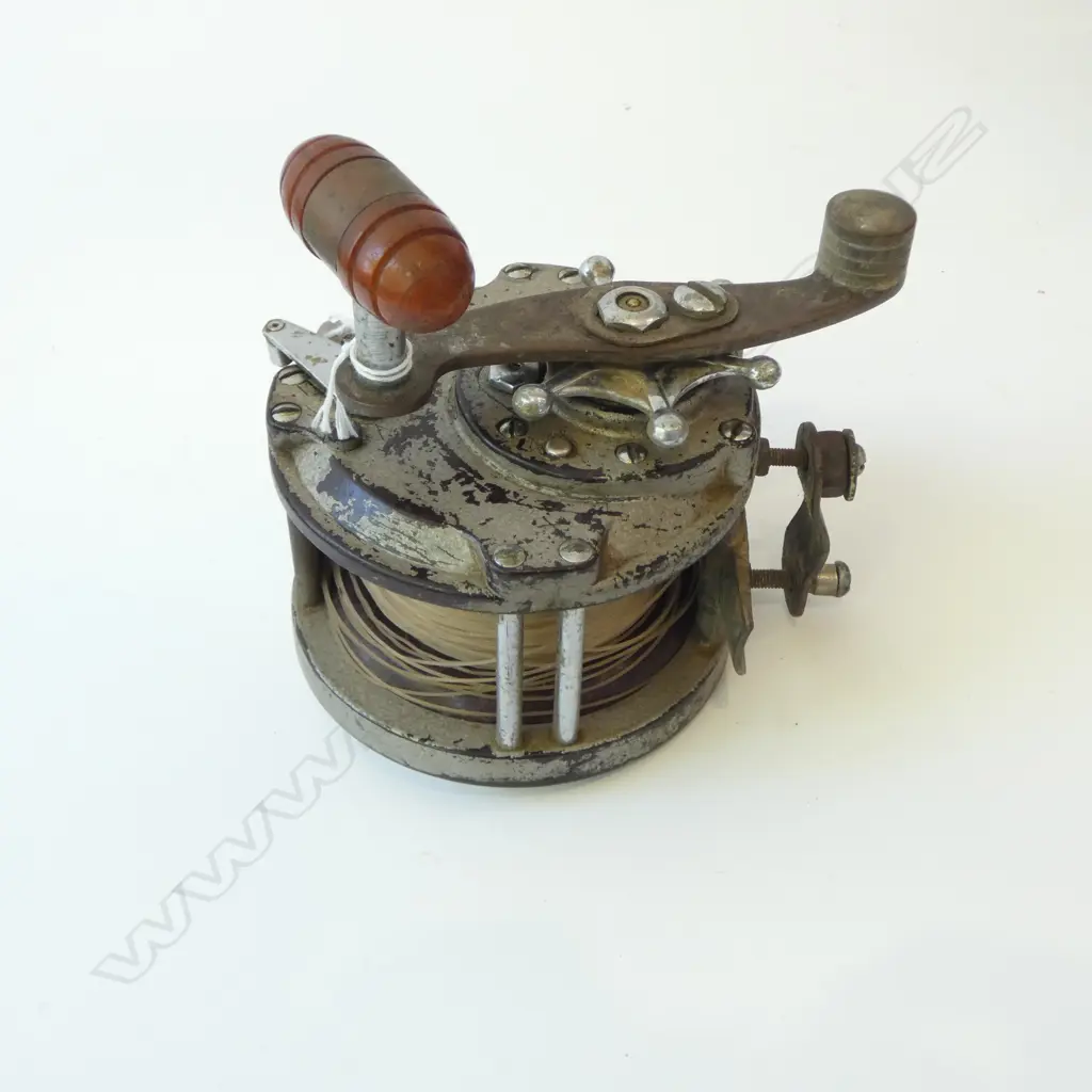 VINTAGE TATLER 2 GAME FISHING REEL GAY LTD DIA 110MM Image 1++