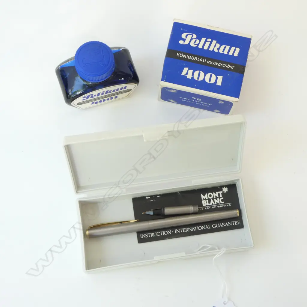 MONT BLANC FOUNTAIN PEN Incl, SPARE NIB, & TWO INC BOTTLES Image 1++