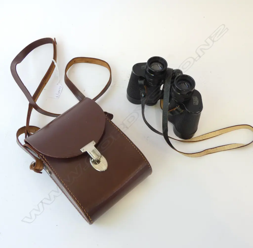 PR CARL ZEISS JENA 8x30 BINOCULARS (1952-55) IN LEATHER CASE DDR Image 1++