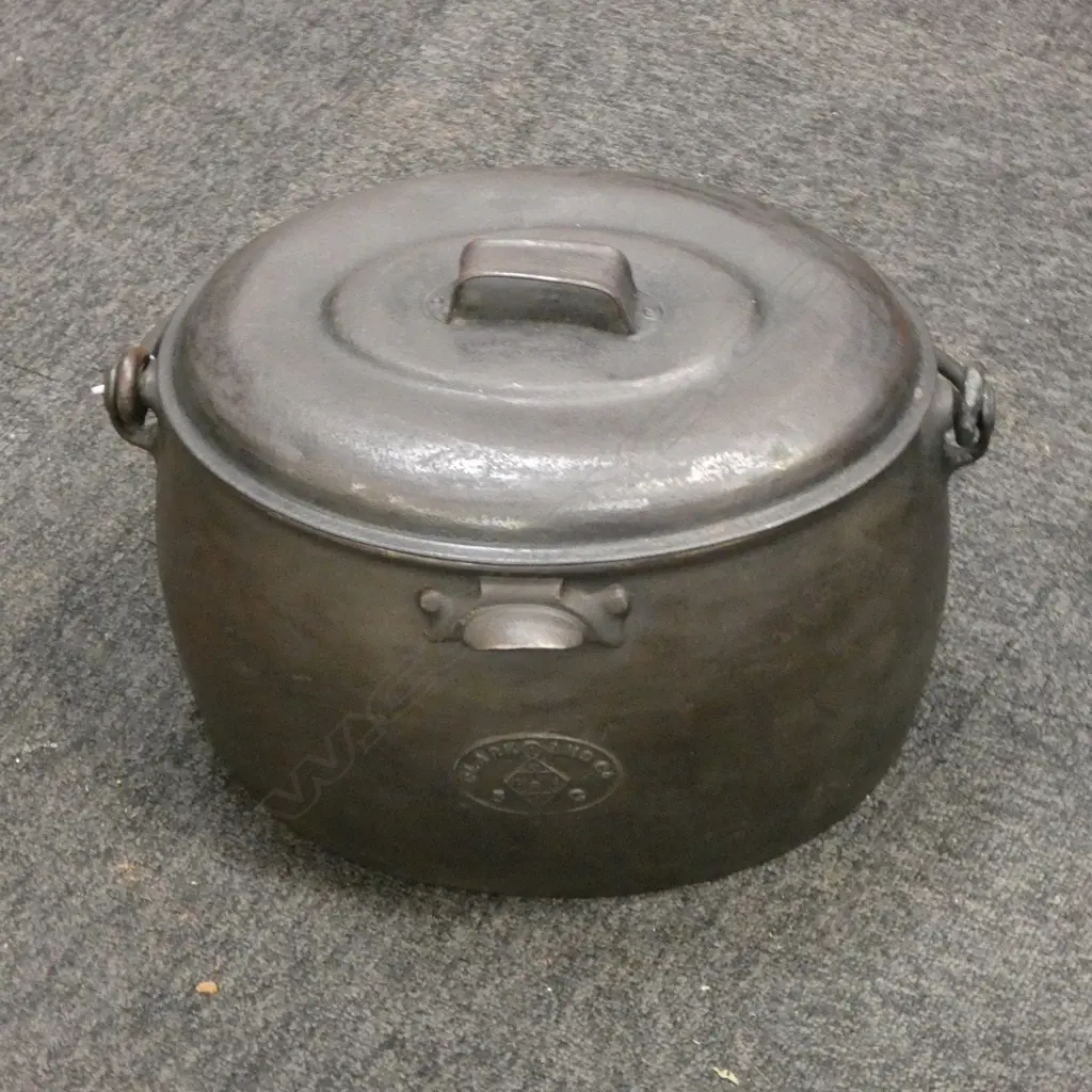 3777  3GALLON 'CLARK & CO' CAST IRON CASSEROLE POT, GALVANIZED LID, L.400MM Image 1++