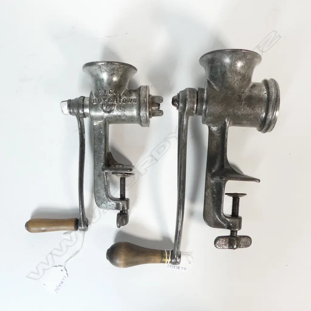 3620/3676 2 VINTAGE CAST METAL BENCH MINCERS L230MM Image 1++