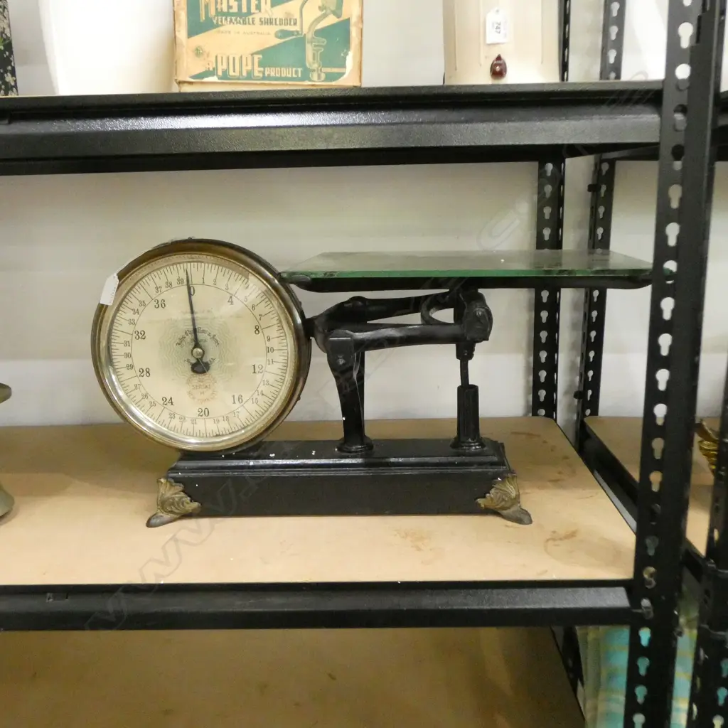 80515  ANTIQUE JOHN CHATTLLIN & SONS  CAST IRON SHOP SCALES AF L570MM Image 1++