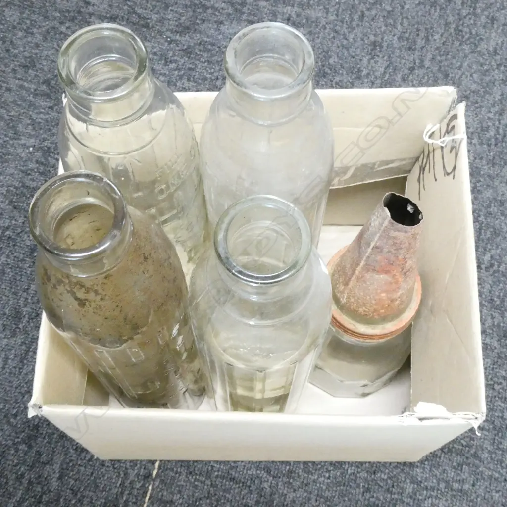 5 VINTAGE GLASS SHELL PETROL/OIL BOTTLES; 4 ONE QUART BOTTLES & PINT BOTTLE w METAL POURER Image 1++