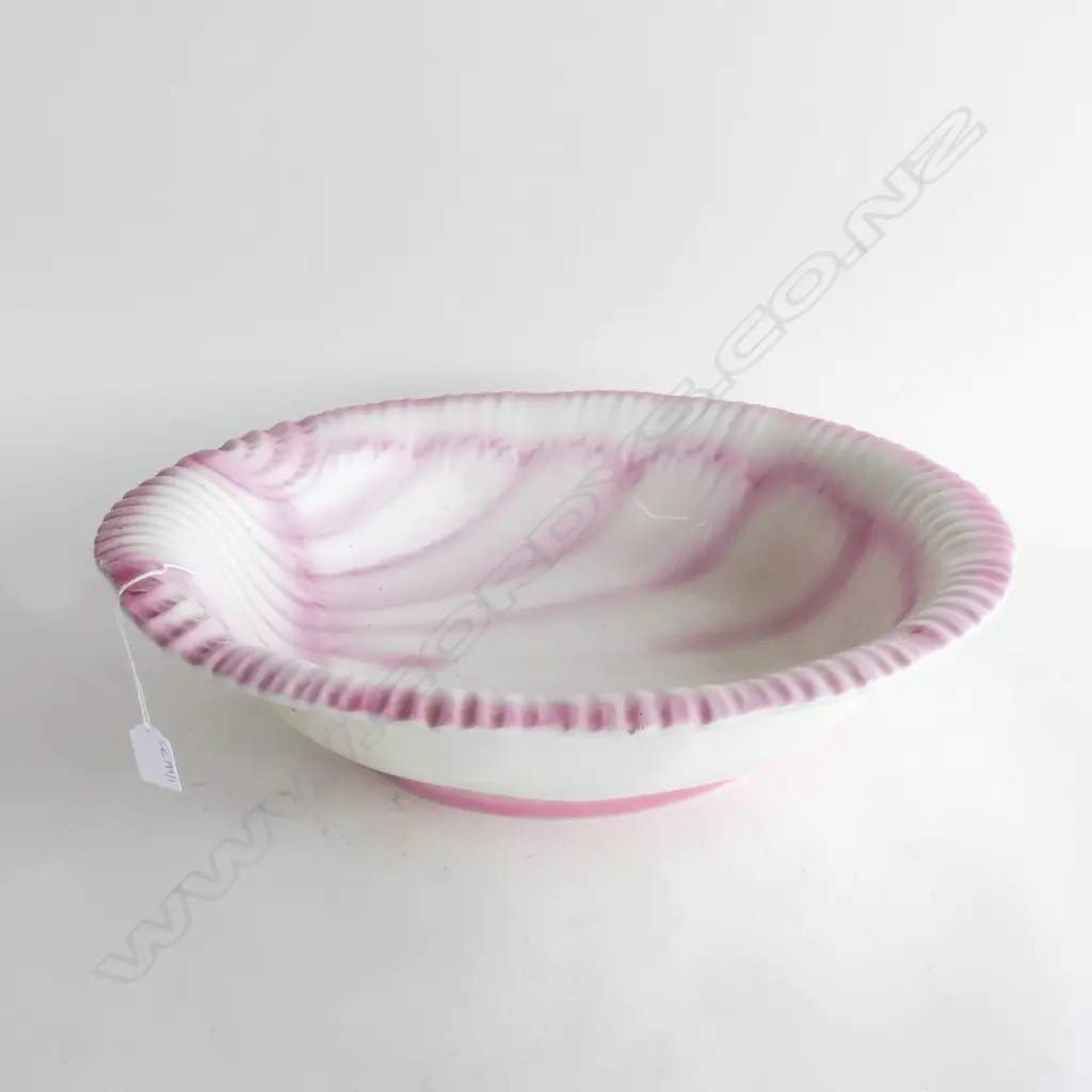 LG PINK BASIN 440x360mm (SMALL CHIP TO RIM) Image 1++