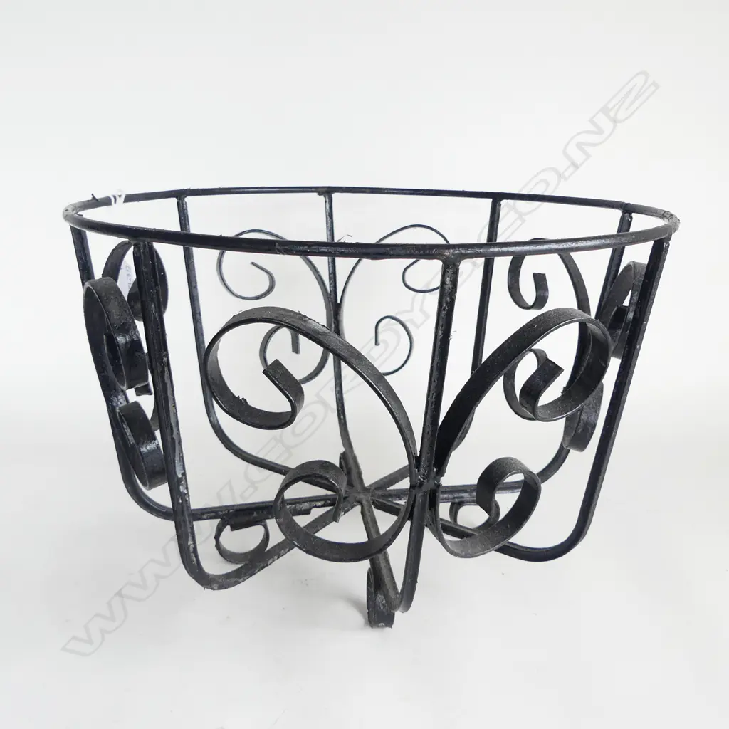 WROUGHT IRON BASKET/PLANTER Dia.400mm Image 1++