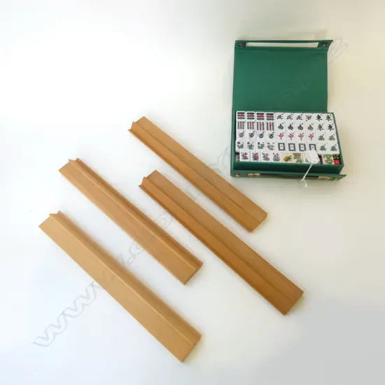CASED MAH JONG SET + 4 WOODEN STANDS